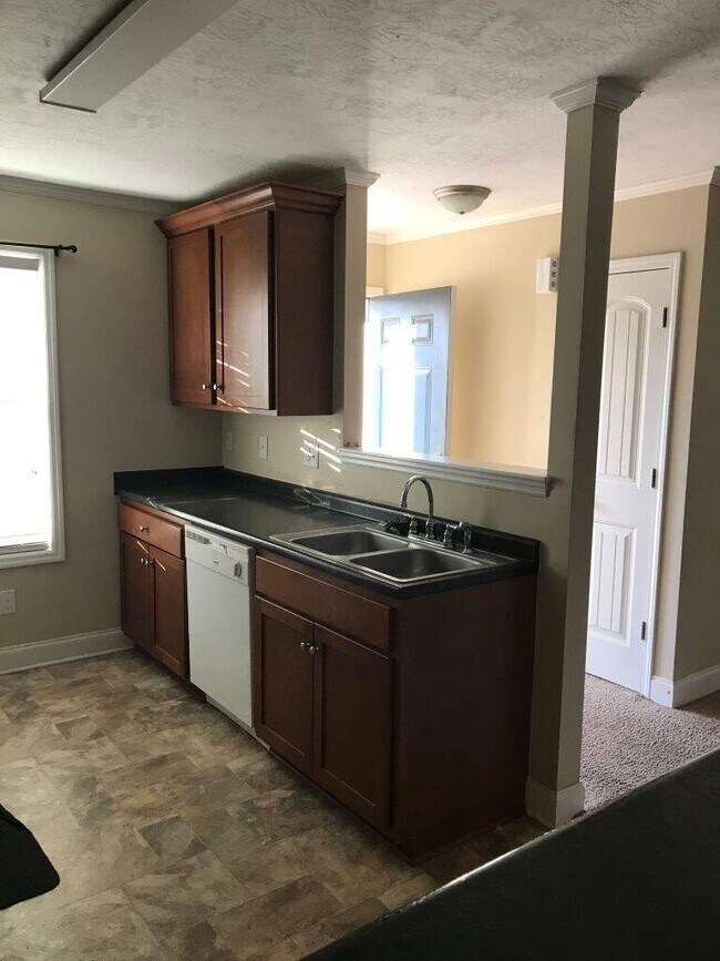 Building Photo - 2208 Brechin Ln