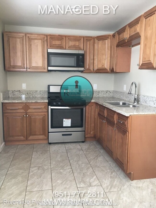 Building Photo - 3 br, 2 bath House - 26995 14th St