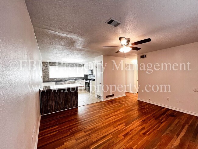 Foto del edificio - 1408 Nichols St