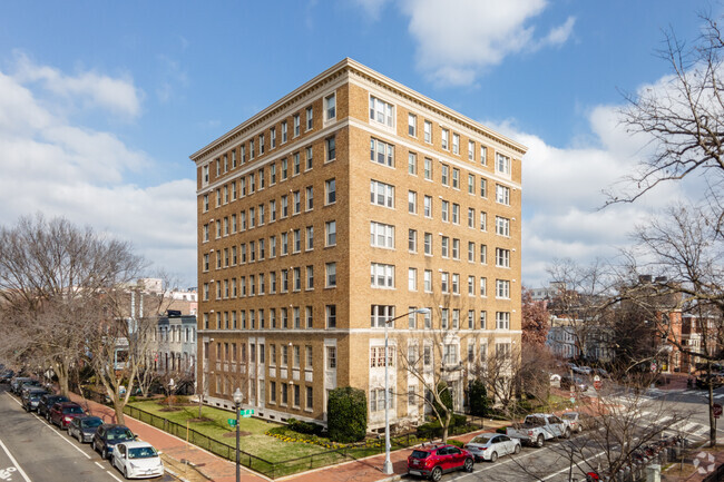 Building Photo - Williamsburg Condominium