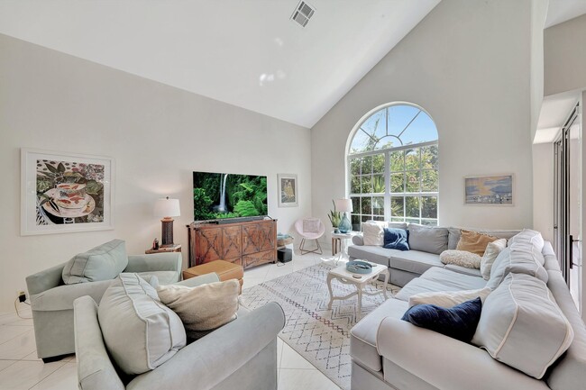 Building Photo - 23322 La Vida Way