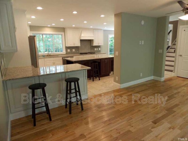 Building Photo - 1105 Askham Dr