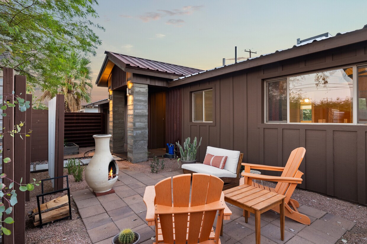 Foto principal - 702 N 72nd Pl