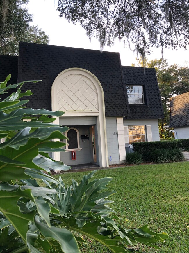 Foto del edificio - 2214 Elizabeth Ave