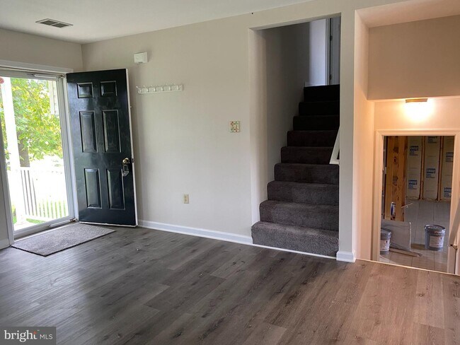 Foto del edificio - 989 Cedar Ln