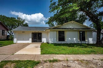 Building Photo - 6455 Palm Island St