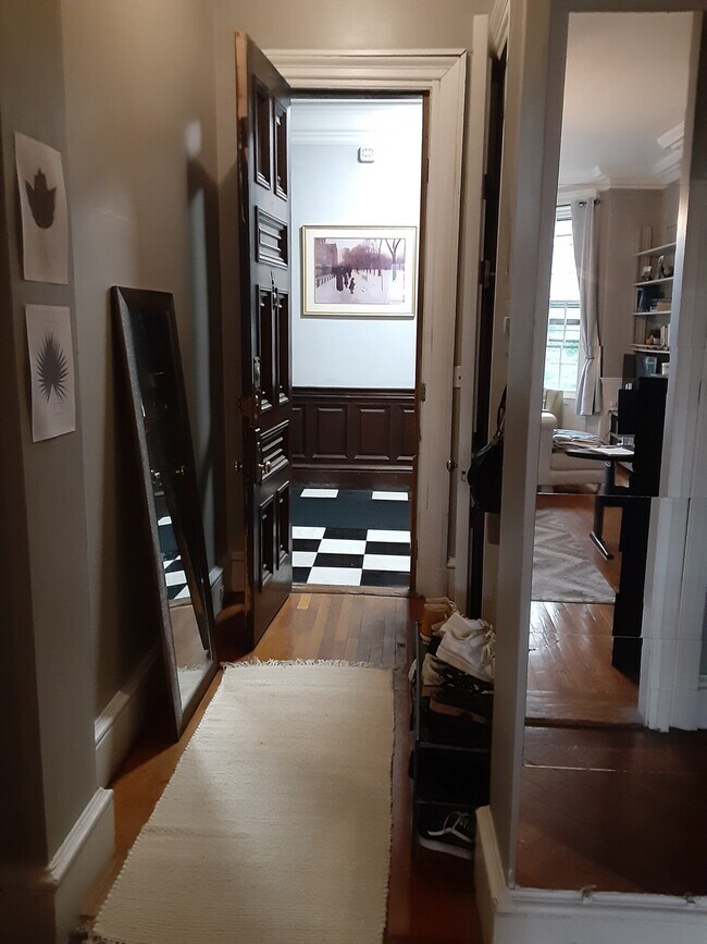Building Photo - 406 Beacon St