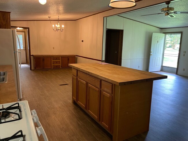 Building Photo - 3 bed 2 bath mobile home in Star!