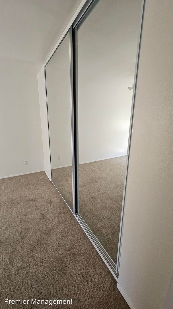 Foto del edificio - 3 br, 2 bath House - 10719  Valor Place