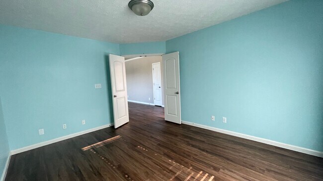 Building Photo - WEST LAFAYETTE...3 Bedroom w/office