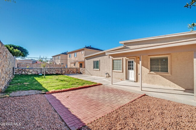 Building Photo - 316 De Palma Pl