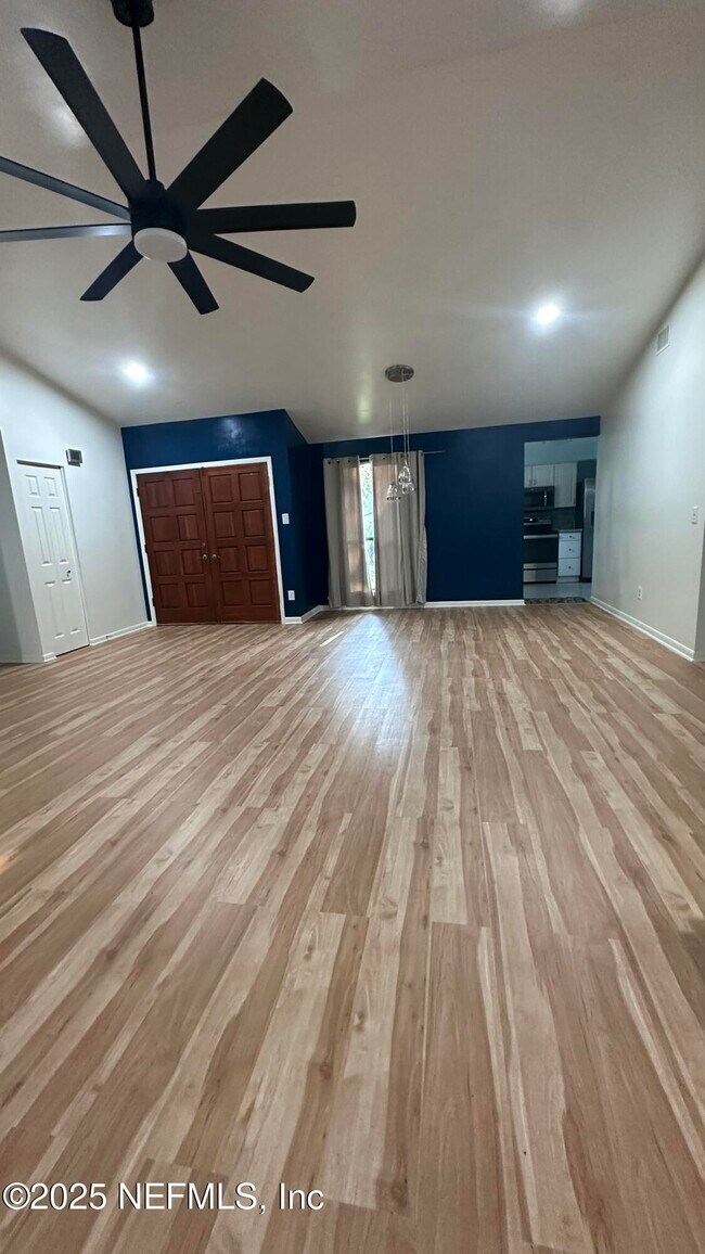 Foto del edificio - 4765 Marsh Hammock Dr W