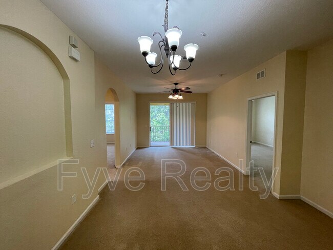 Building Photo - 6335 Contessa Dr