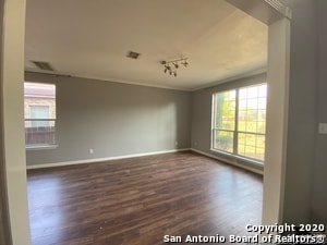 Foto del edificio - 1752 Jasons N Ct