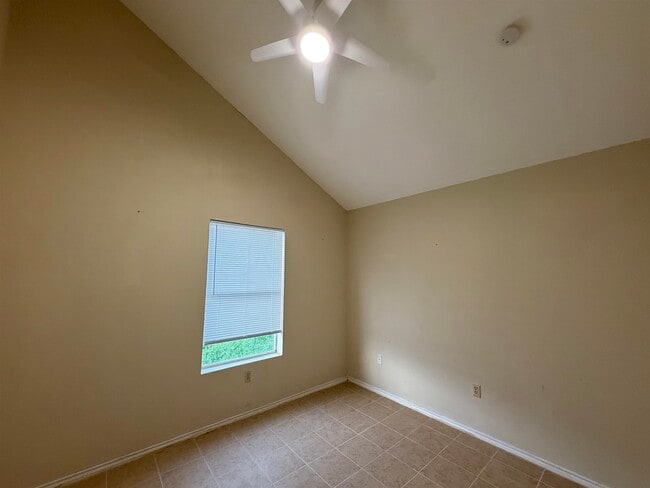 Building Photo - 410 Gage Loop