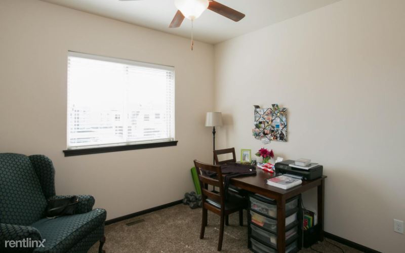 Foto principal - 3 br, 2 bath Townhome - 216 Prairie Rose Pl