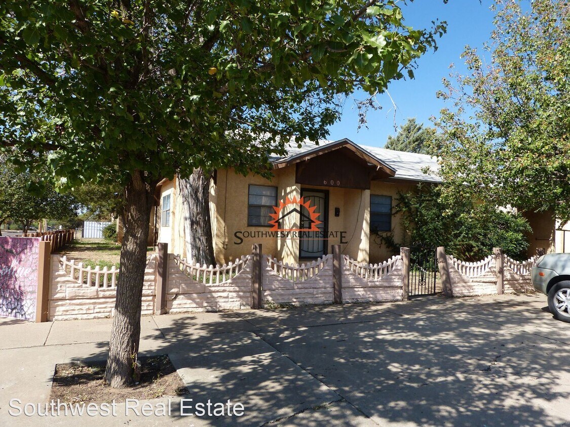 Foto principal - 2 br, 1 bath House - 600 Sheldon