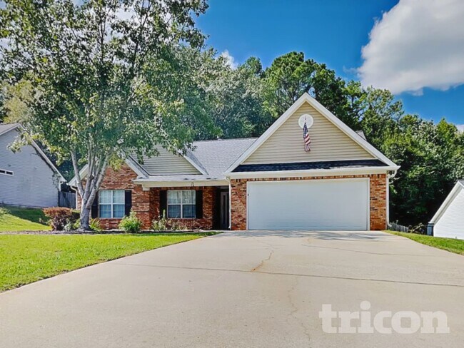 Building Photo - 205 Syracuse Ln