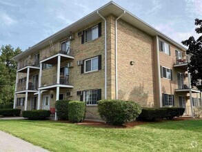Building Photo - 377 Huse Rd