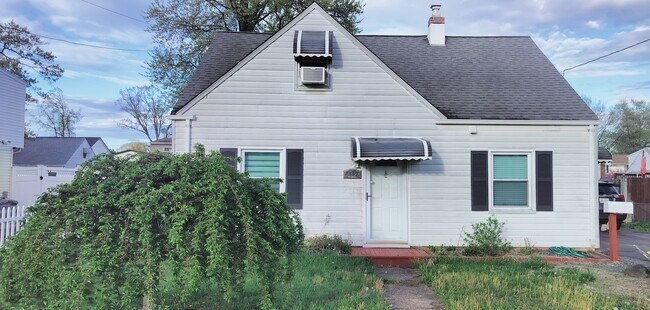 Building Photo - 185 Plainfield Ave