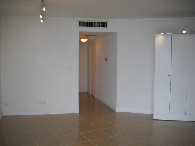 Building Photo - 2800 N Flagler Dr