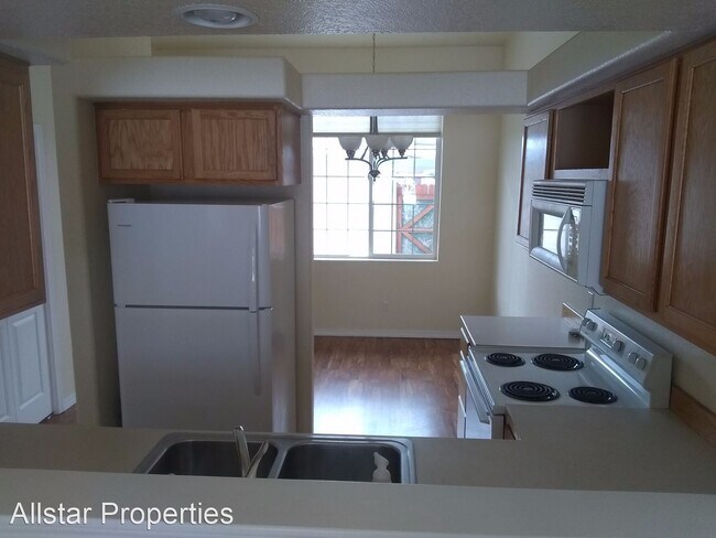 Building Photo - 2 br, 1.5 bath House - 1989 Woodside Blvd