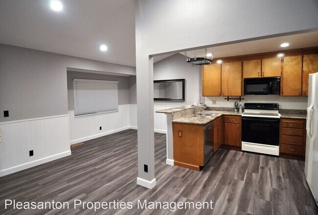 Building Photo - 3 br, 2 bath House - 4814 Starflower Drive