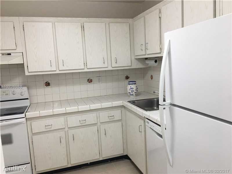 Foto del edificio - 1 br, 1 bath  - 7825 Camino Real Apt 410J