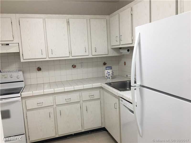 Building Photo - 1 br, 1 bath  - 7825 Camino Real Apt 410J