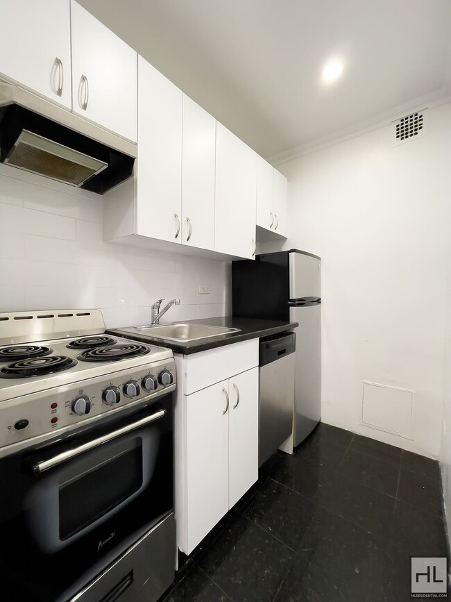 Building Photo - WEST 73 STREET