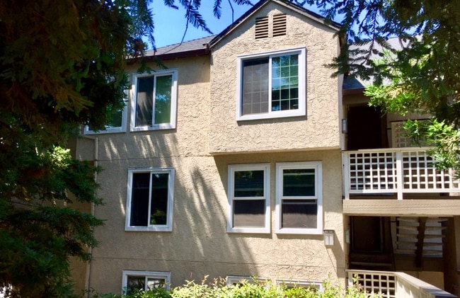 Building Photo - 29588 Vanderbilt St