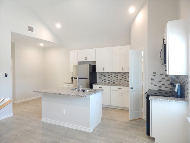 Foto del edificio - 230 Northlawn St