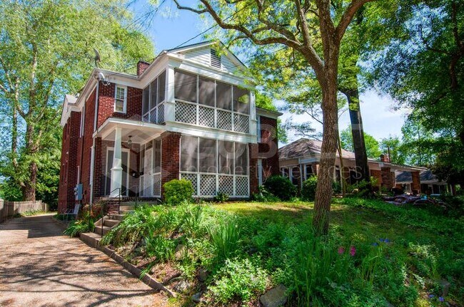 Foto del edificio - 735 Ponce De Leon Ct NE