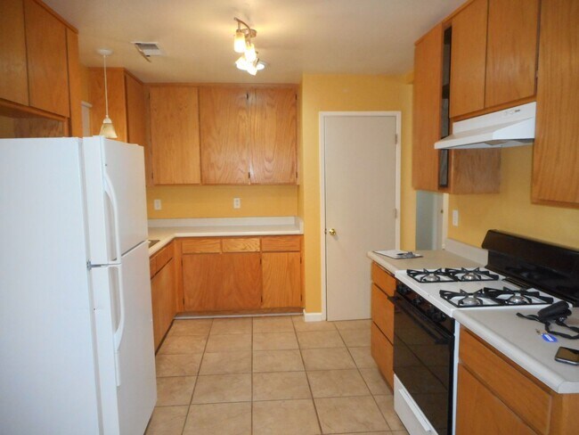 Foto del edificio - 3BR/2Bath home on Pearl Circle in Susanville