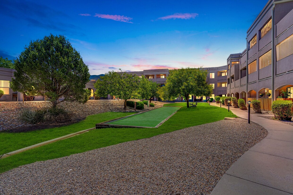 Exterior de la comunidad - Bear Canyon Estates Senior Apartments