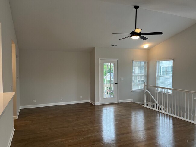 Building Photo - 671 Morris Ct