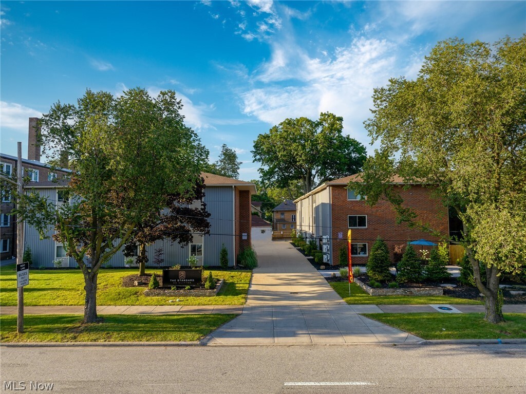 Primary Photo - 10532 Clifton Blvd