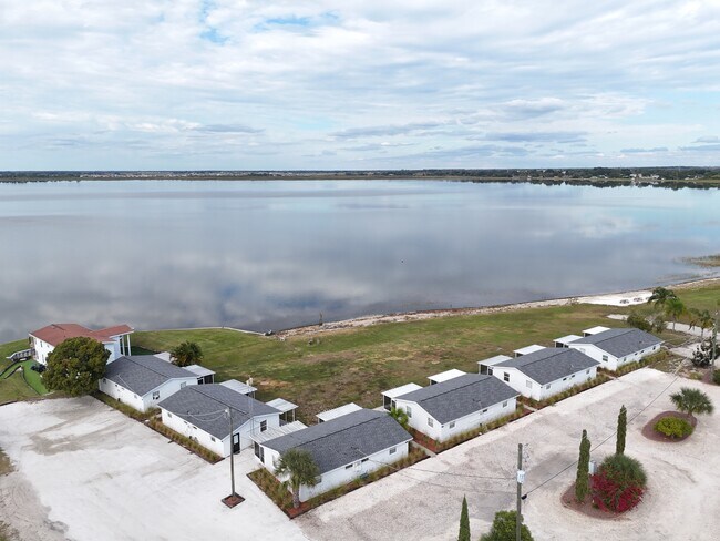 Foto del edificio - 1221 W Pierce St