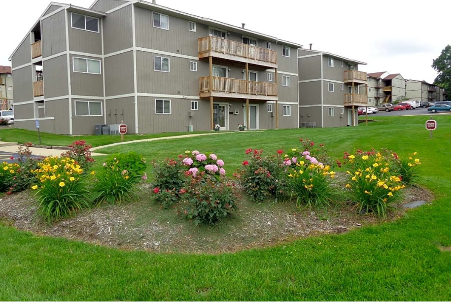 Primary Photo - West Wind Apartments