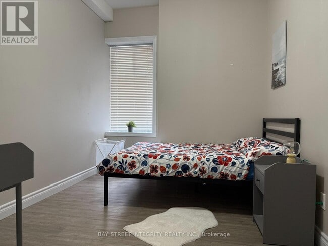 Building Photo - 28 Earl St