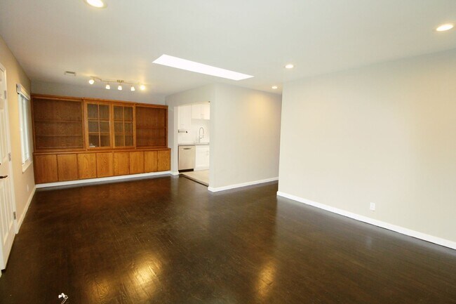 Building Photo - 3bd/2ba + Large Sutdio! Tastefully Remodel...