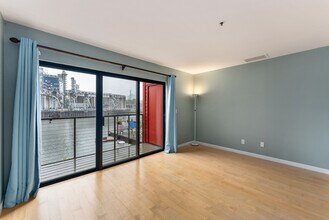 Building Photo - 710 NW Naito Pky