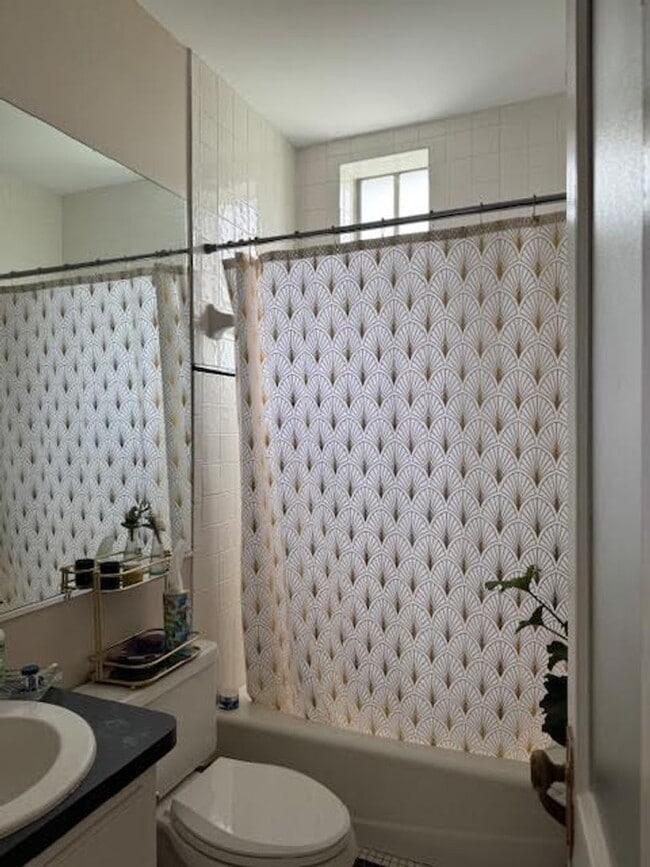 Building Photo - The Ritz