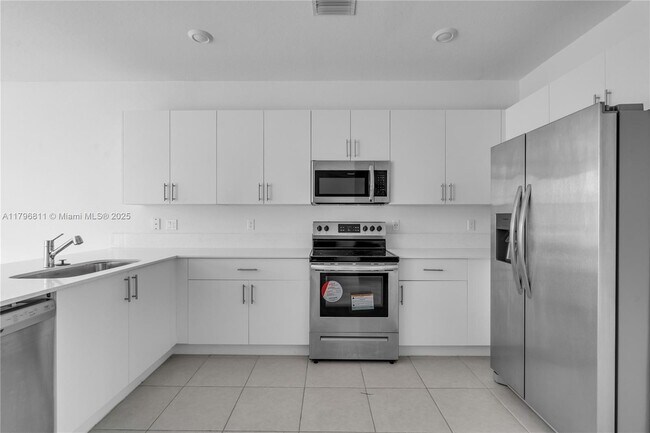 Building Photo - 209 SW 159th Way