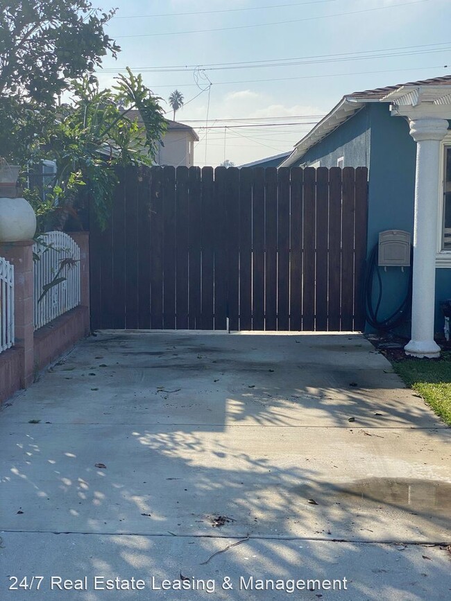 Building Photo - 3 br, 2 bath House - 4050 W. 162nd Street