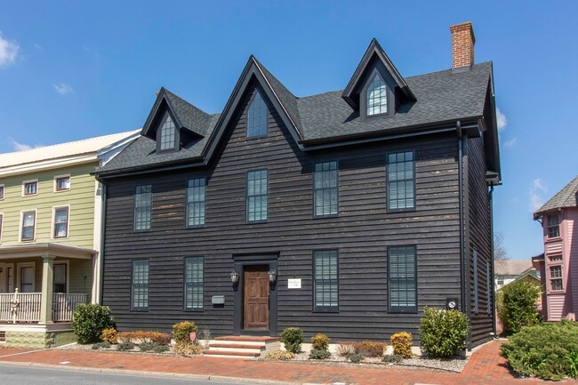Building Photo - Downtown Milford Year Round Rental - Unfur...