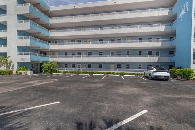 Building Photo - 8 Briny Ave