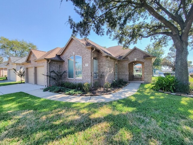 Building Photo - 13653 Lakeside Pl Dr