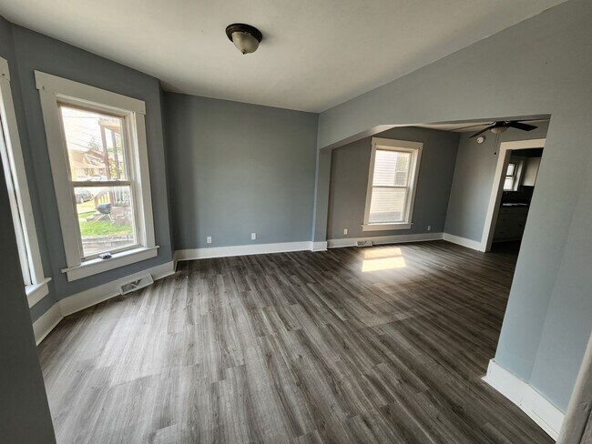 Building Photo - 213 E 28th Street #1