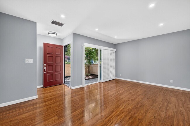 Foto del edificio - Move-In Ready 2BR/2.5BA in Desirable Sunset Park – Minutes to Downtown Walnut Creek!